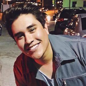 Meet your Posher, Adrián